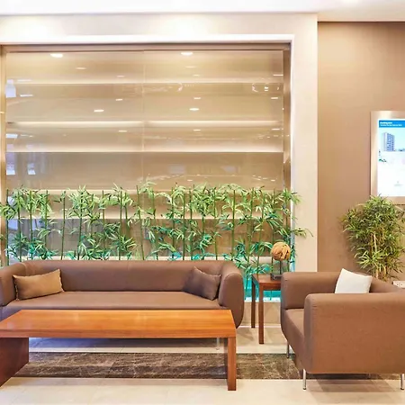 德德曼博斯坦斯公园酒店 酒店