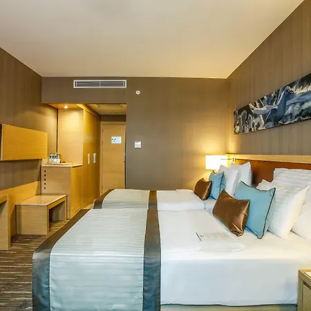 德德曼博斯坦斯公园酒店 4*